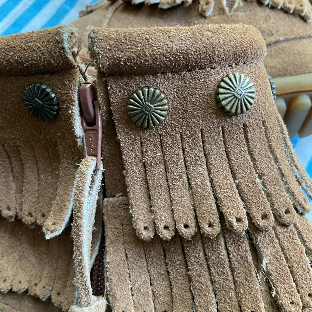 Minnetonka Vintage Suede Fringe Studded Moccasin Booties Boho 5 - Picture 2 of 8